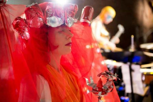 Bildegalleri: "Garbage Galla" og Dromedar på Museet for Samtidskunst