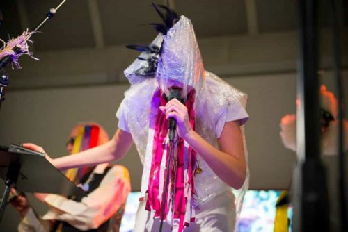 Bildegalleri: "Garbage Galla" og Dromedar på Museet for Samtidskunst