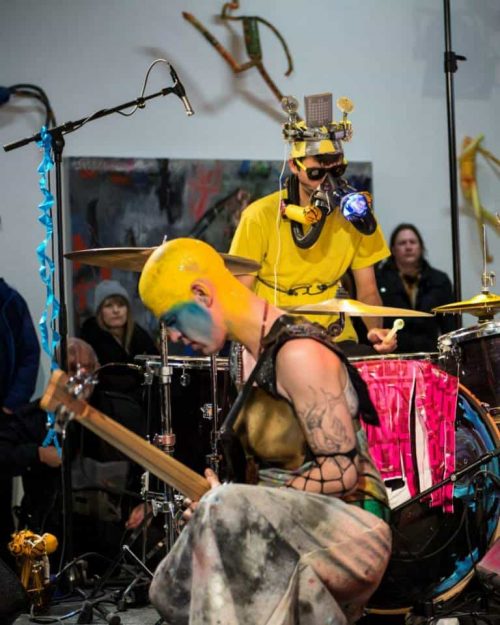 Bildegalleri: "Garbage Galla" og Dromedar på Museet for Samtidskunst