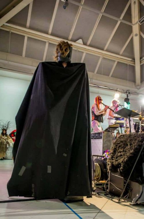 Bildegalleri: "Garbage Galla" og Dromedar på Museet for Samtidskunst