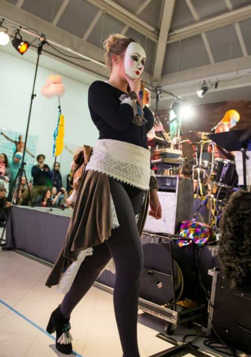 Bildegalleri: "Garbage Galla" og Dromedar på Museet for Samtidskunst