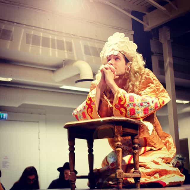 Fra dagens Kostyme Croquis/Kamikaze-mandag med tema 'Romerriket - Byzantin' med Siri Hjorth (kostymer) og Sebastian Kjølaas ⏳🔱🌴