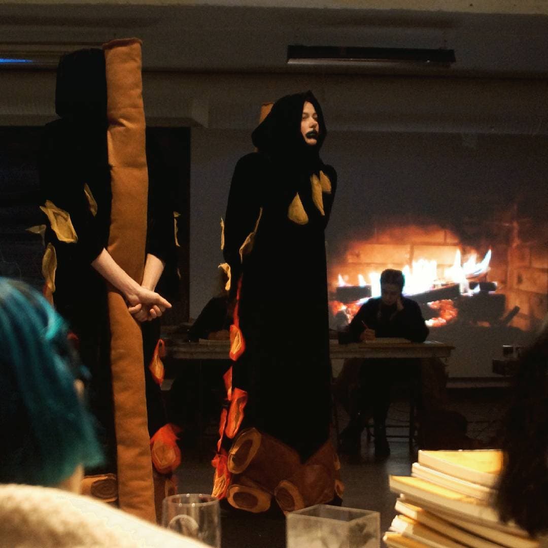 Heksebrenning-croquis (!!) fra siste kamikaze i kunsthistorie med tema renessansen. Foredrag med @sebbibebby, kostymer av @jahnzhjorth og foto @truman.chance