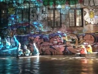 Live-performance med feedback baserte lysprojeksjoner av @vvasa på elvelangs nå!