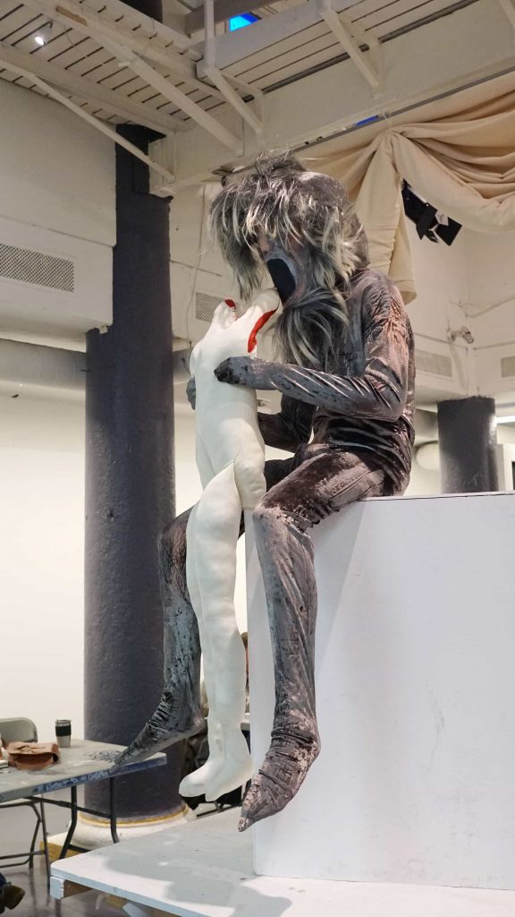 FOTO: Høstens første kamikaze-mandag i kunsthistorie med kostyme croquis