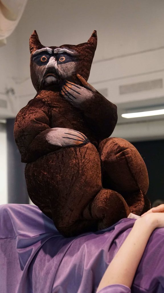 FOTO: Høstens første kamikaze-mandag i kunsthistorie med kostyme croquis