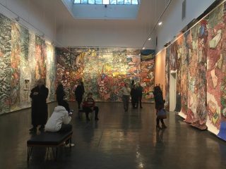 Prosjektskolens 2-klasse på Vanessa Baird sin utstilling på kunstnernes Hus. #prosjektskolen #kunstnerneshus #vanessabaird