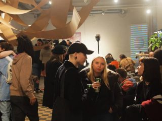 Takk til alle som kom på utstillingen vår i helgen! Fullt hus :D
Dokumentasjon fra vernissage og utstilling er rett rundt hjørnet - følg med på bloggen vår og i sosiale medier. #juleutstillingen #kunstskole