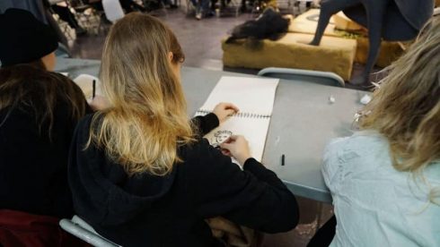 FOTO: Kamikaze-mandag i kunsthistorie med kostyme croquis - Gresk filosofi FOTO: Kamikaze-mandag i kunsthistorie med kostyme croquis - Gresk filosofi